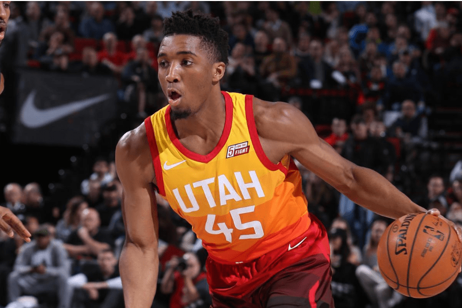  爵士重建交易送走米切尔至骑士  