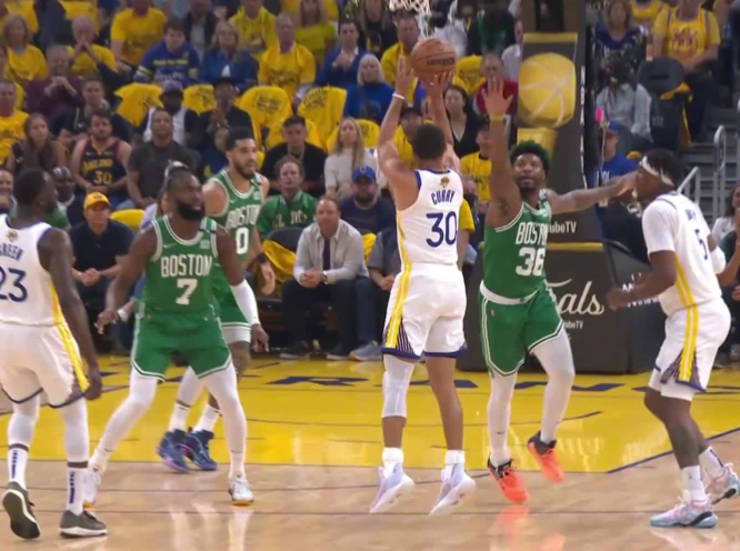  库里单节21分爆发勇士大胜凯尔特人终结其不败